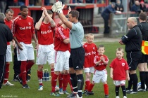 Gary and the mascots